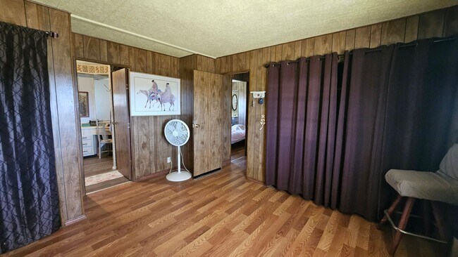 Building Photo - Rural Living at Its Finest – 2BR Home with Open Desert Views