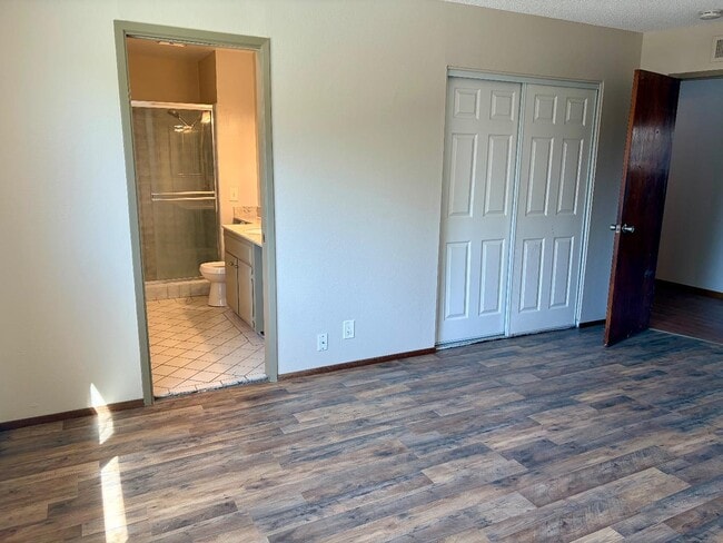 Building Photo - 478 Churchill Park Dr