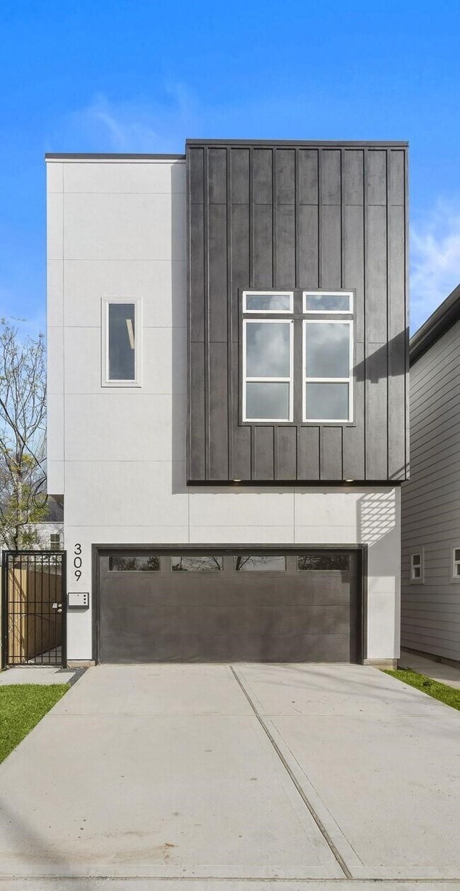 Building Photo - 309 E 43rd St