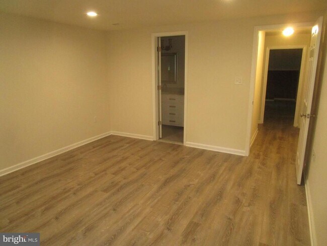 Building Photo - 10318 Aster Ln