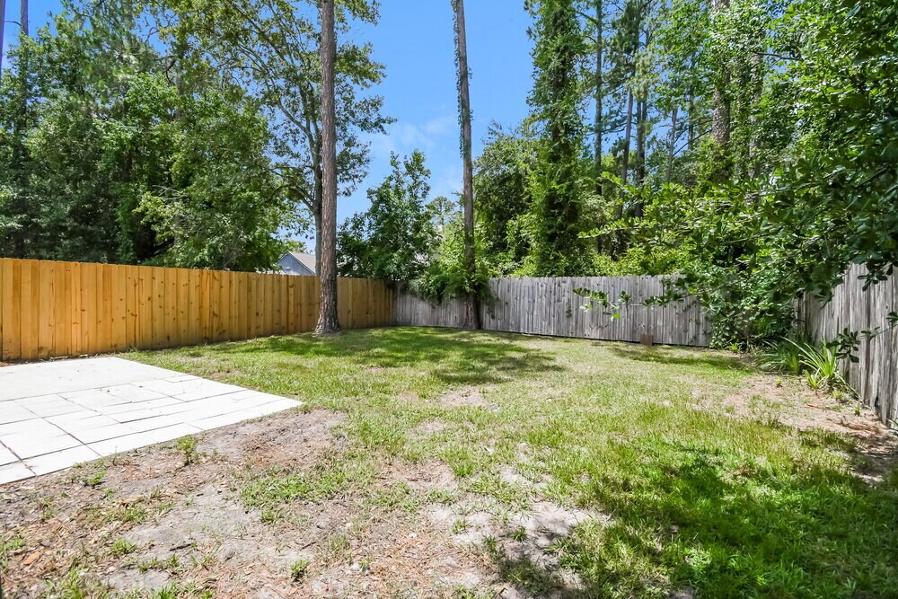 Building Photo - 1834 Manitoba Ct N