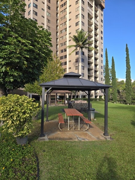 BBQ and Rec area - 98-351 Koauka Loop