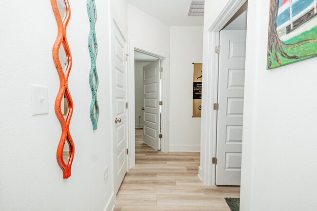 Building Photo - 231 Lyla Ln