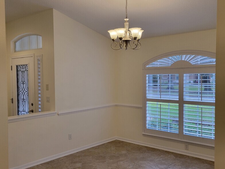 Dining area - 4538 Palmetto Cove Ln