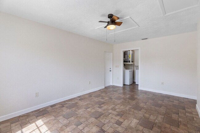 Building Photo - 4559 33rd Ave N