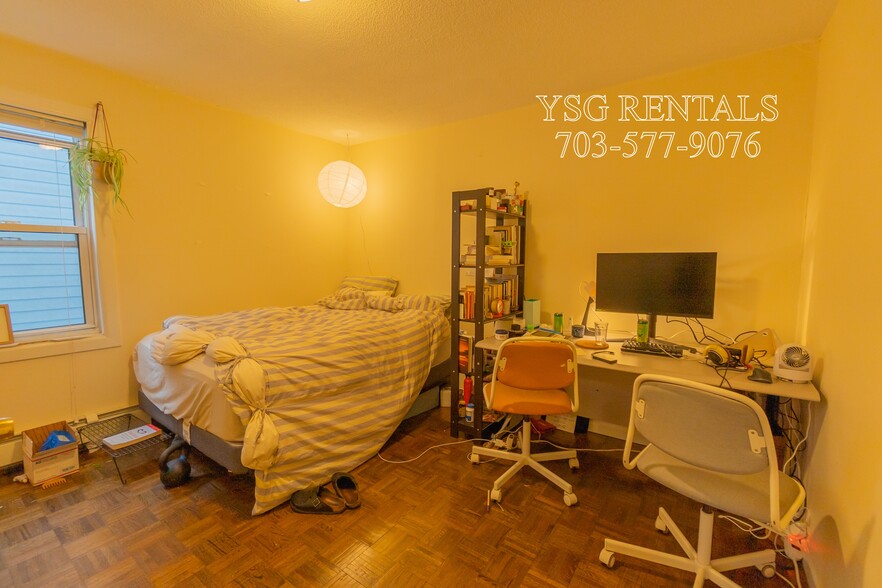 Building Photo - 260 Columbia St