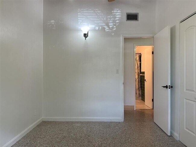 Building Photo - 3051 SW 13th Ct