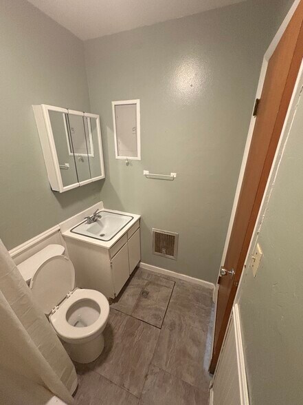 Bathroom - 105 NE 5th Ave