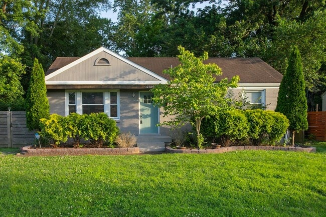 Building Photo - 2129 Crystal Dr
