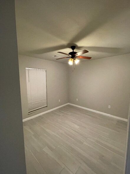 Building Photo - 3313 Pine St