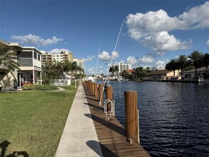 Building Photo - 2850 NE 30th St