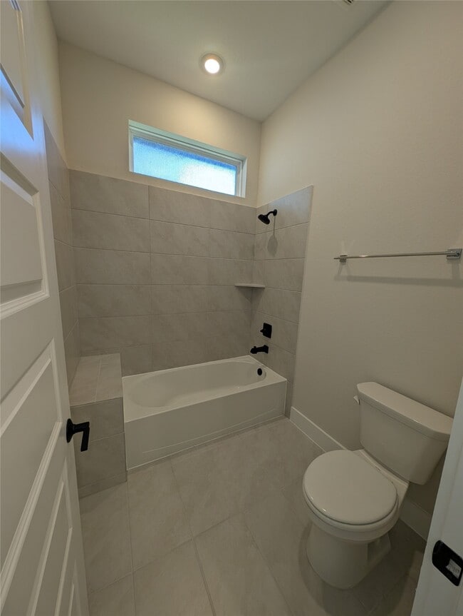 Building Photo - 13826 Arroyo Grande Dr