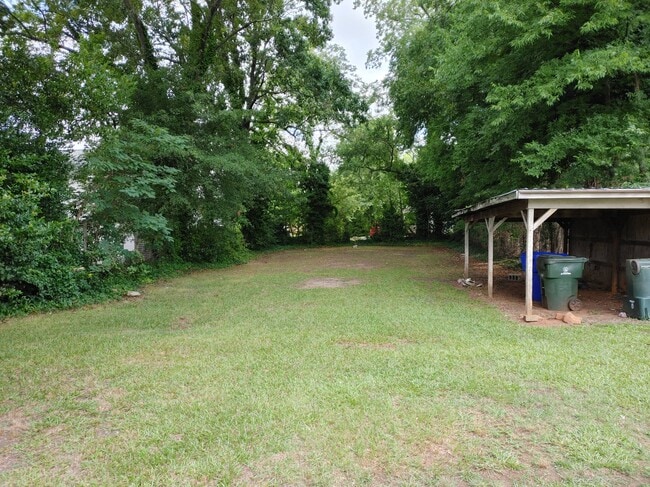 Building Photo - 804 Jenkins St