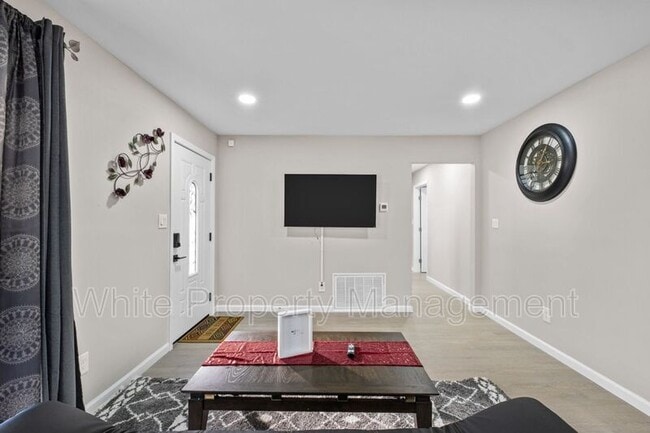 Building Photo - 2620 Englehardt St