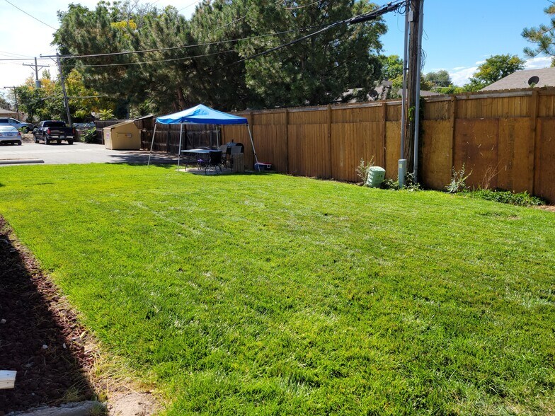 Covered BBQ area + Off street parking - 133 S 18th Ave