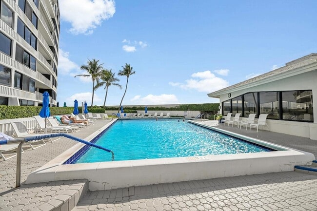 Building Photo - 3590 S Ocean Blvd
