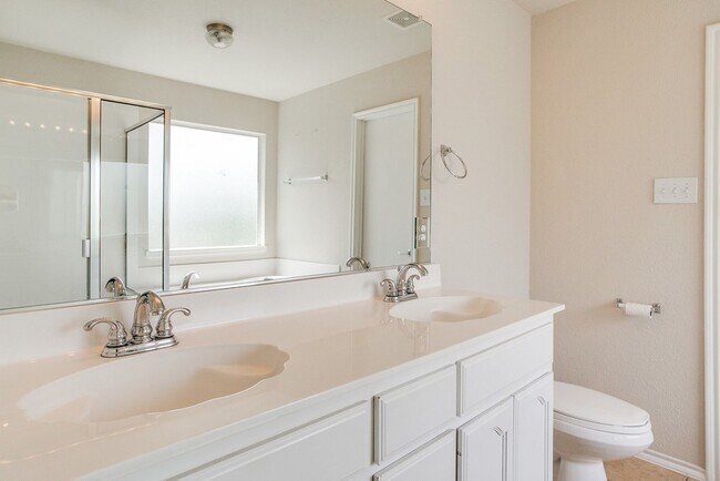 Building Photo - 5824 Melanie Ct