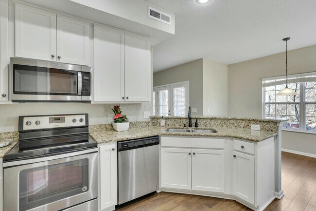 Building Photo - 505 Wintergreen Wy