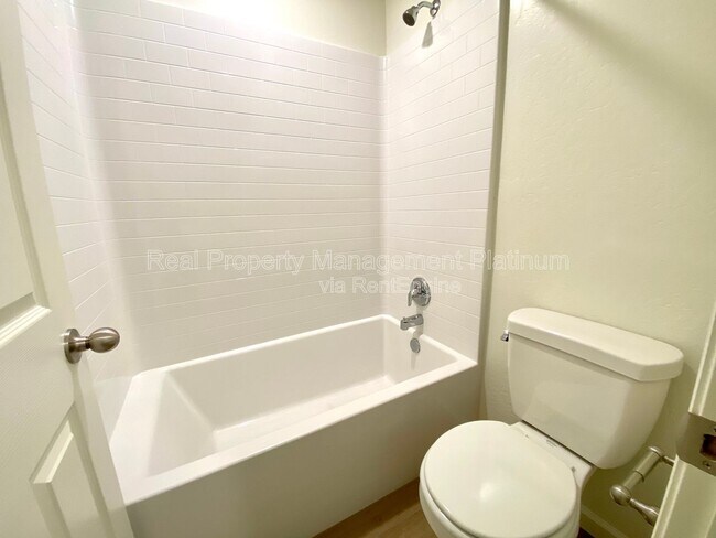 Building Photo - 6407 E Riesling Dr