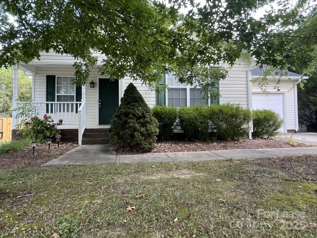 Building Photo - 1015 Piney Church Rd