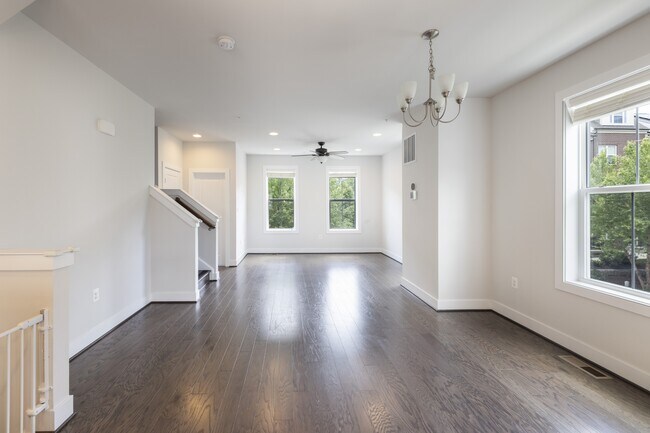 Building Photo - 2375 Wyeth St
