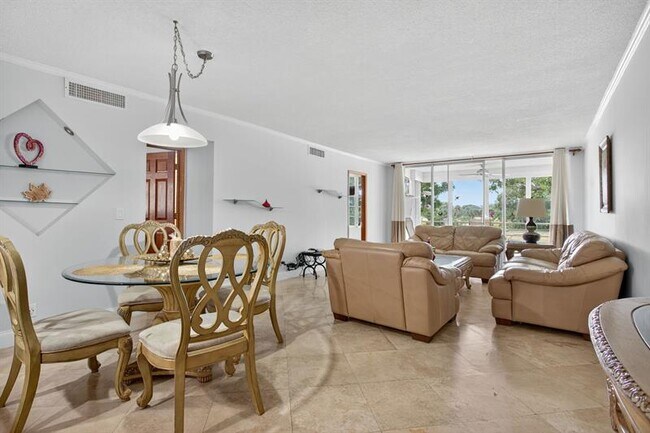 Building Photo - 2671 S Course Dr