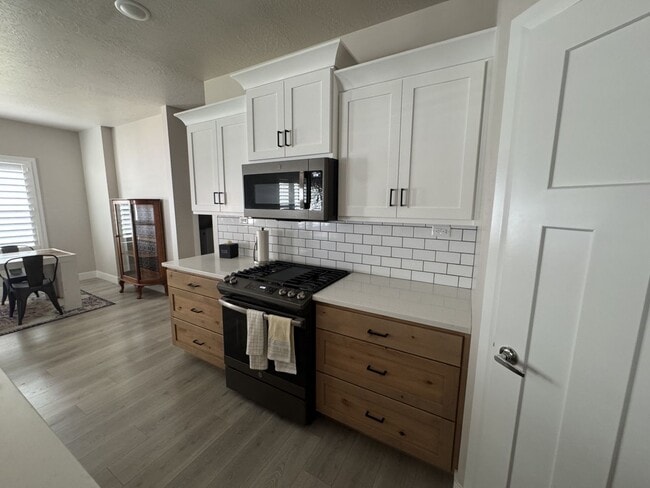 Building Photo - Ranch Rambler Home in Crescent Hills Subdi...