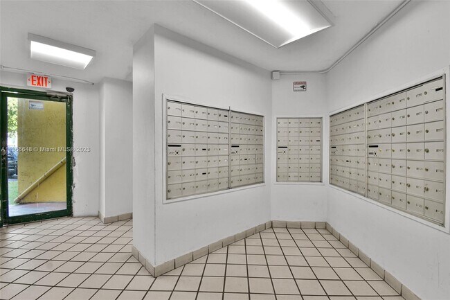 Building Photo - 11800 SW 18th St