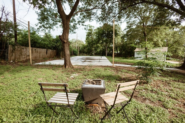 Building Photo - 1824 N 12th St