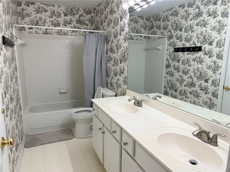 Building Photo - 7430 Newstead Dr