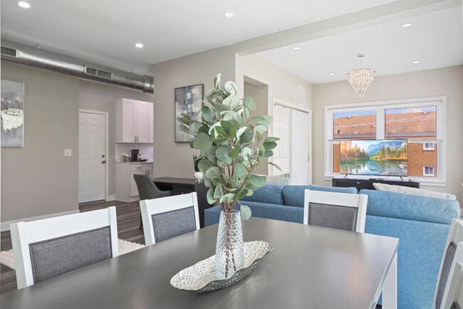 Building Photo - 1111 Bonnie Brae
