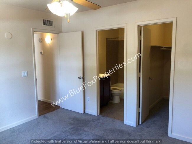 Building Photo - 3357 N Country Club Rd