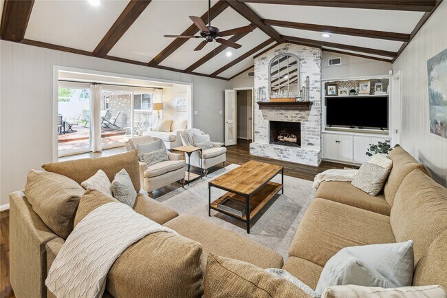 Building Photo - 10714 Piping Rock Ln
