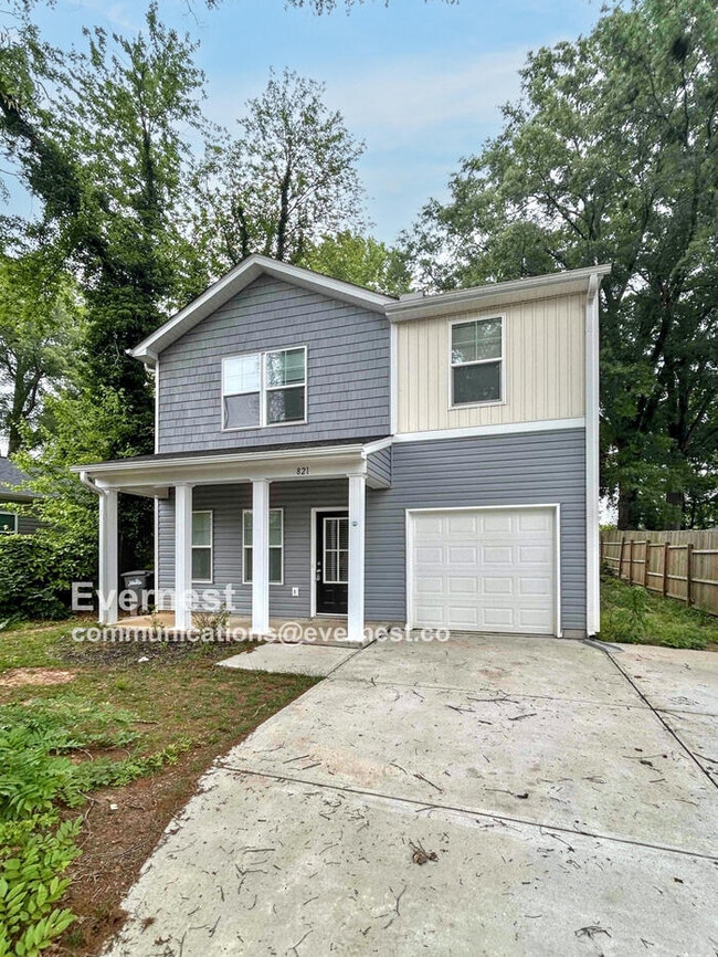 Primary Photo - Bright 3-Bedroom Home with Modern Comforts...