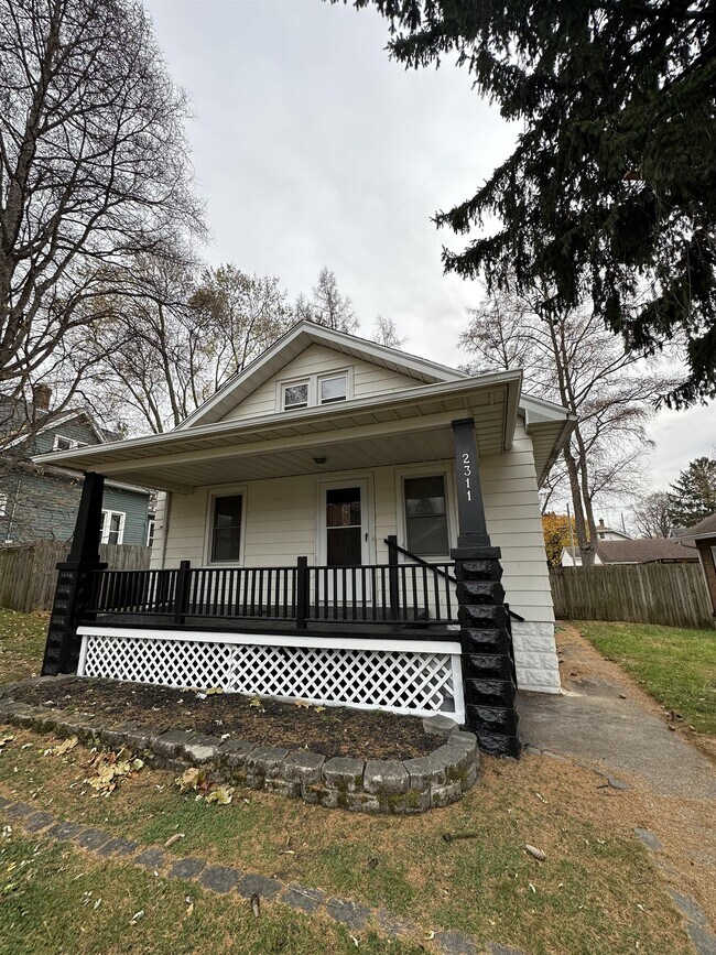 Primary Photo - 2311 17th Ave