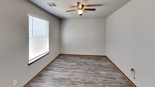 Building Photo - 3 Bedroom 2 Bath   - Edmond Schools