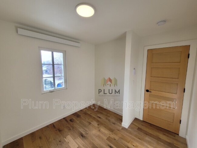 Building Photo - 2023 S Higgins Ave