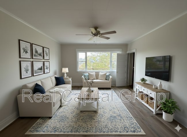 Building Photo - 305 Cable St