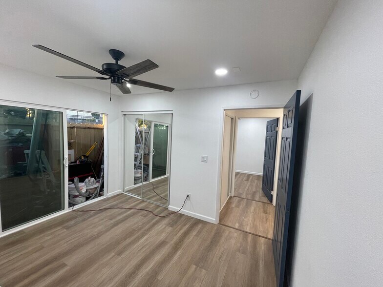 Bedroom with private patio - 2290 Lewis Ave