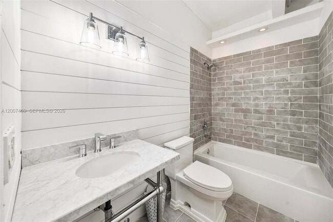 Building Photo - 301 Michigan Ave