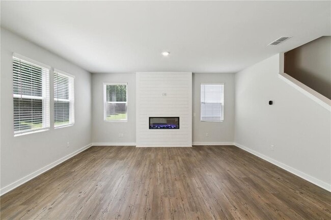 Building Photo - 727 Ruddy Dr
