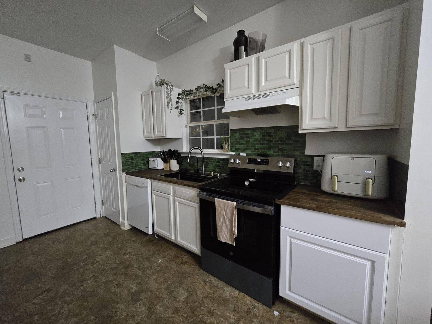 Building Photo - 1501 Princeton Ave SW