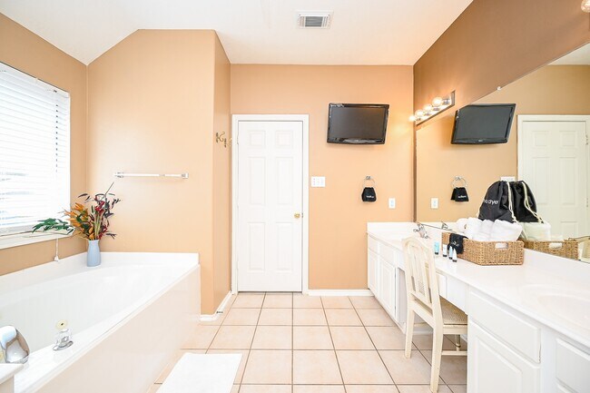 Building Photo - 12122 Lucky Meadow Dr