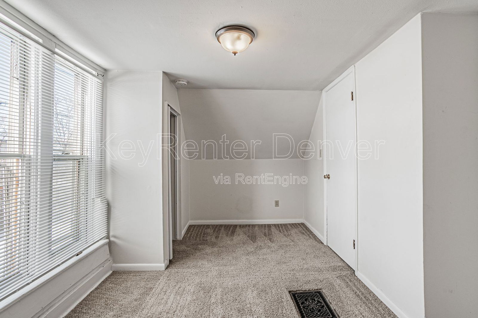 Building Photo - 2033 1/2 Clayton Street