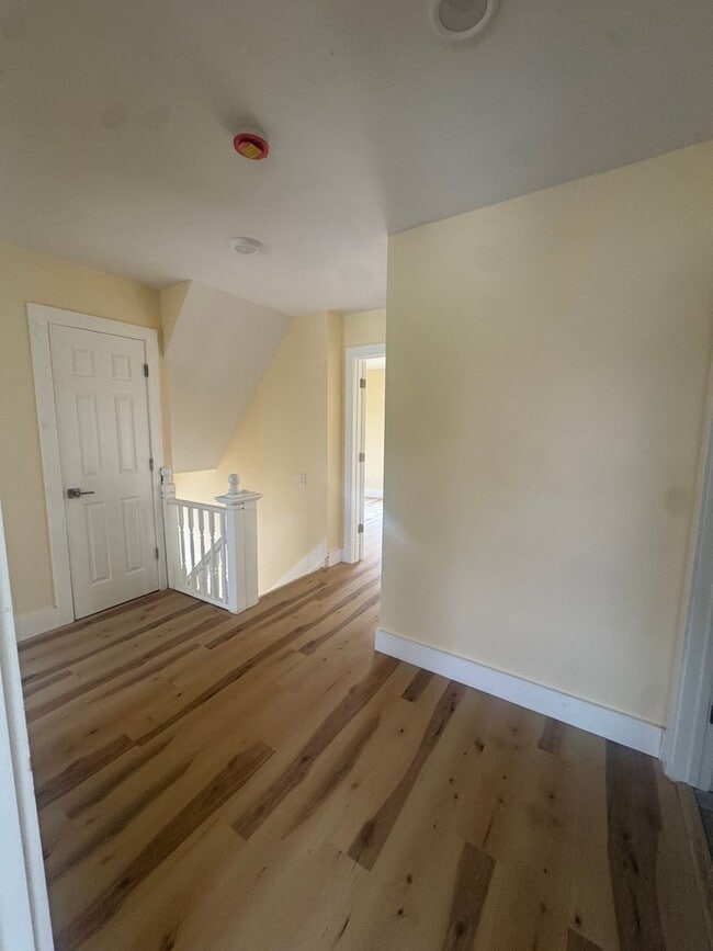 Building Photo - 4 Bedroom 1.5 home near downtown Detroit