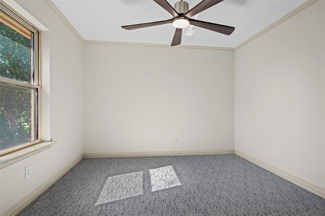 Building Photo - 1925 Manor Way Dr