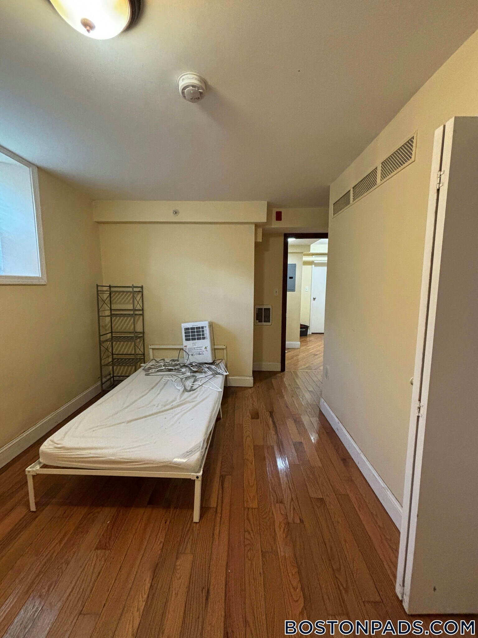 Building Photo - 154 Magazine St