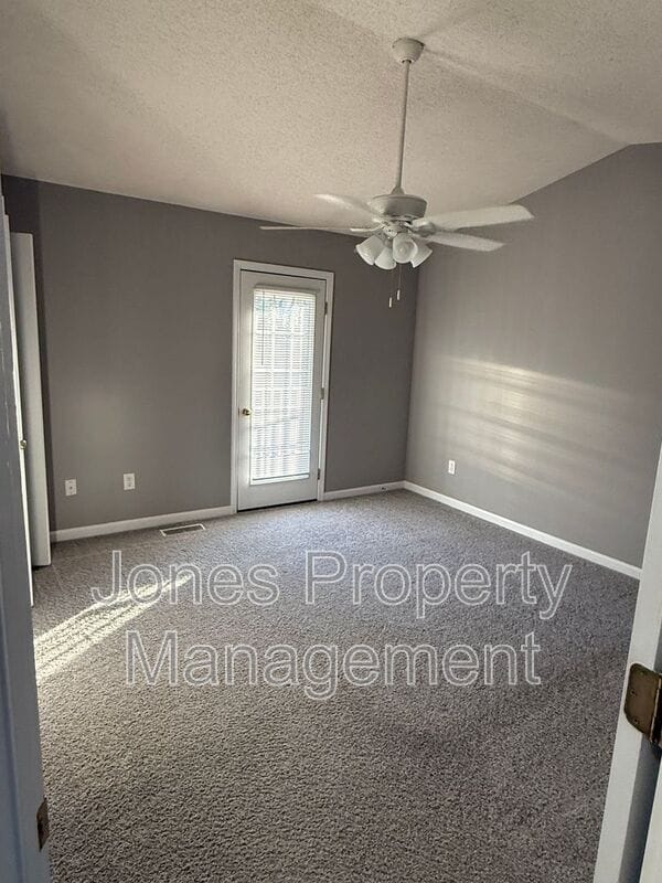 Building Photo - 805 Grove St