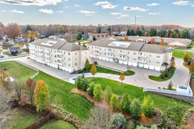 Building Photo - 558 Colony Park Dr