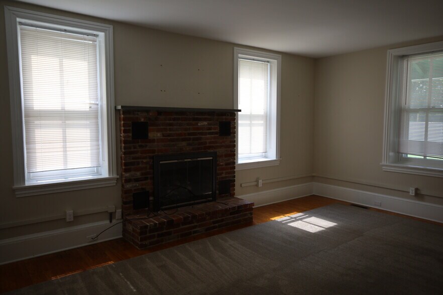 Building Photo - 3244 Skippack Pike